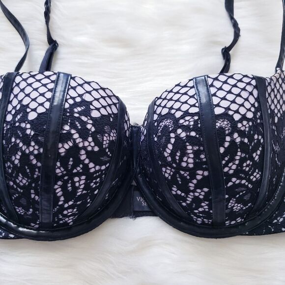 Victoria's‎ Secret 34C - Picture 3 of 7